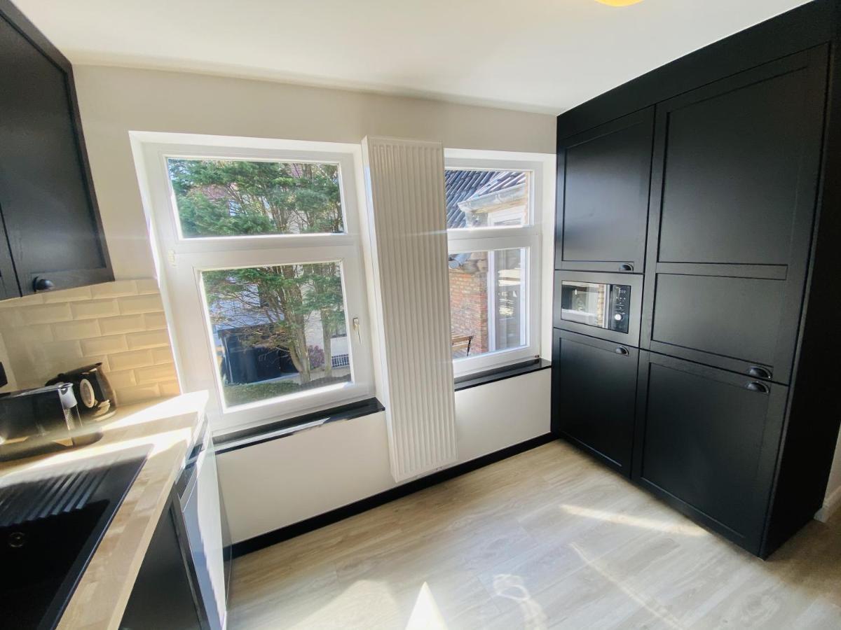 Lovely, Renovated Appartment, Near The Beach. Де Хаан Екстериор снимка